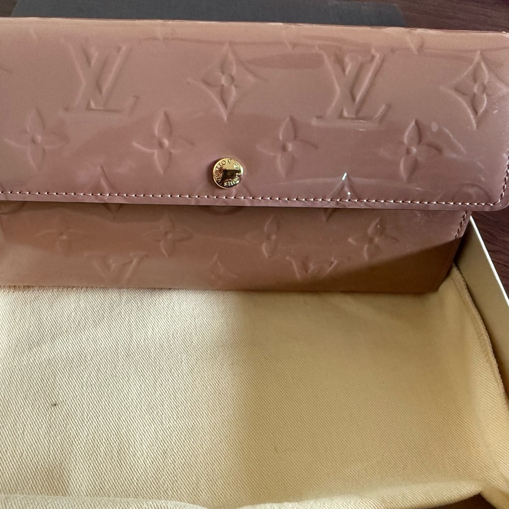 Louis Vuitton Monogram Vernis Sarah Wallet Rose Pink